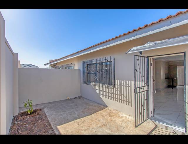 2 BEDROOM FREESTANDING TO LET IN MARLBORO GARDENS